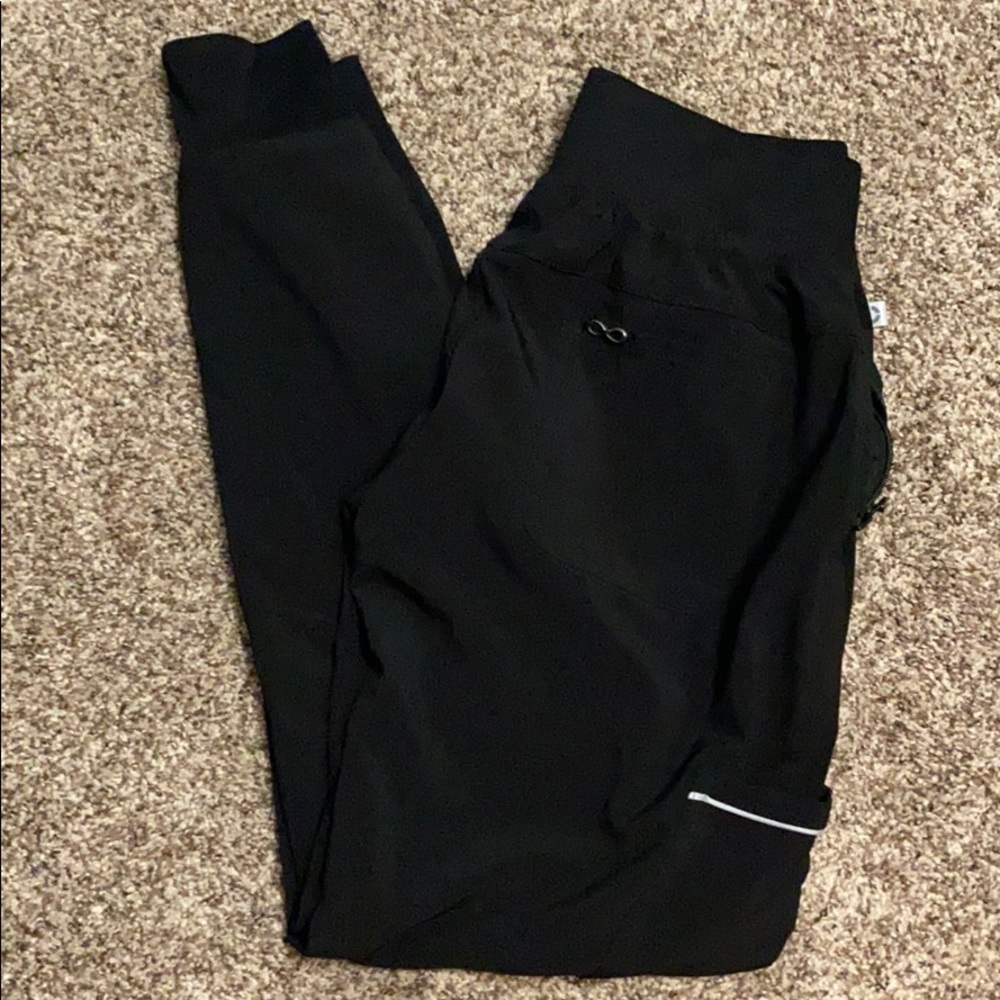Infinity jogger scrubs